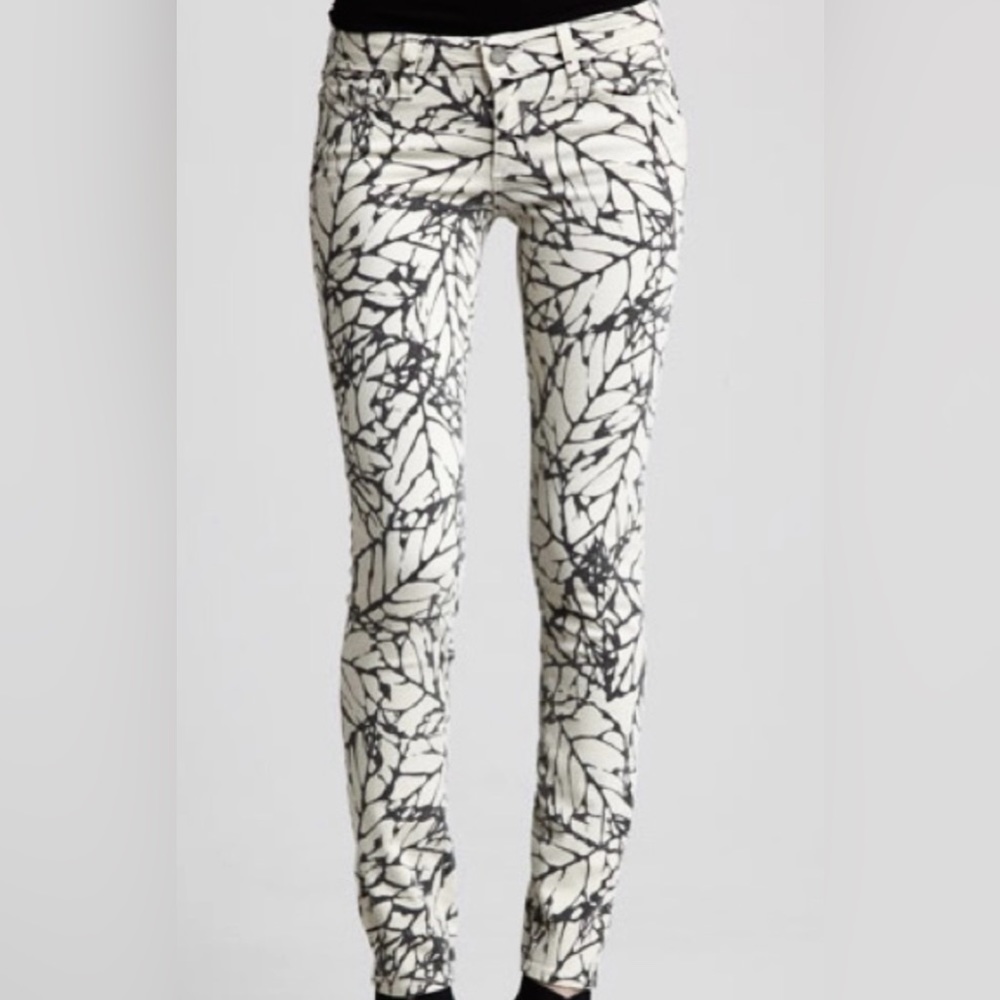 Paige Black/White Leaves Skyline Skinny Jeans W26